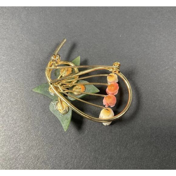 Vintage Faux Jade & Coral White Carved Rose Buds Gold Tone Pin Brooch - Picture 5 of 11